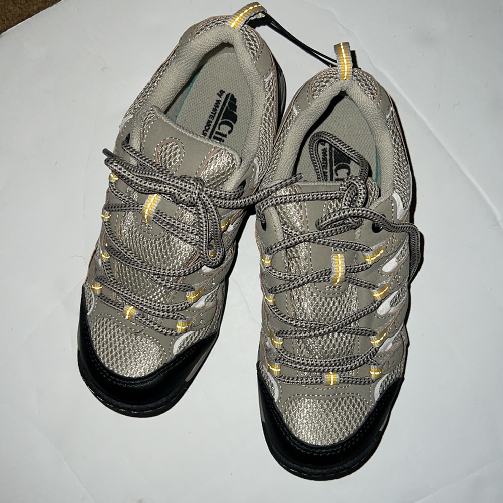 Cliffs by WHITE MOUNTAIN Gray and Black Women's Shoes